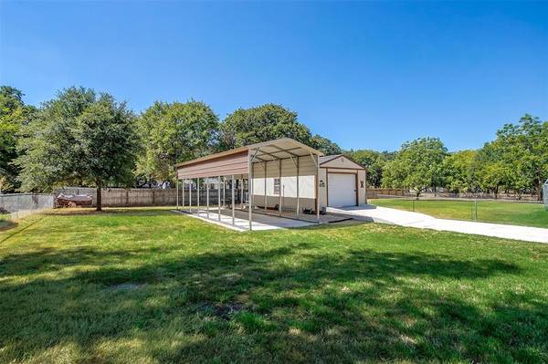 Burleson, TX 76028,213 Live Oak Lane