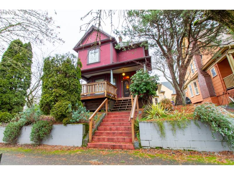 111 N MONROE ST, Portland, OR 97227