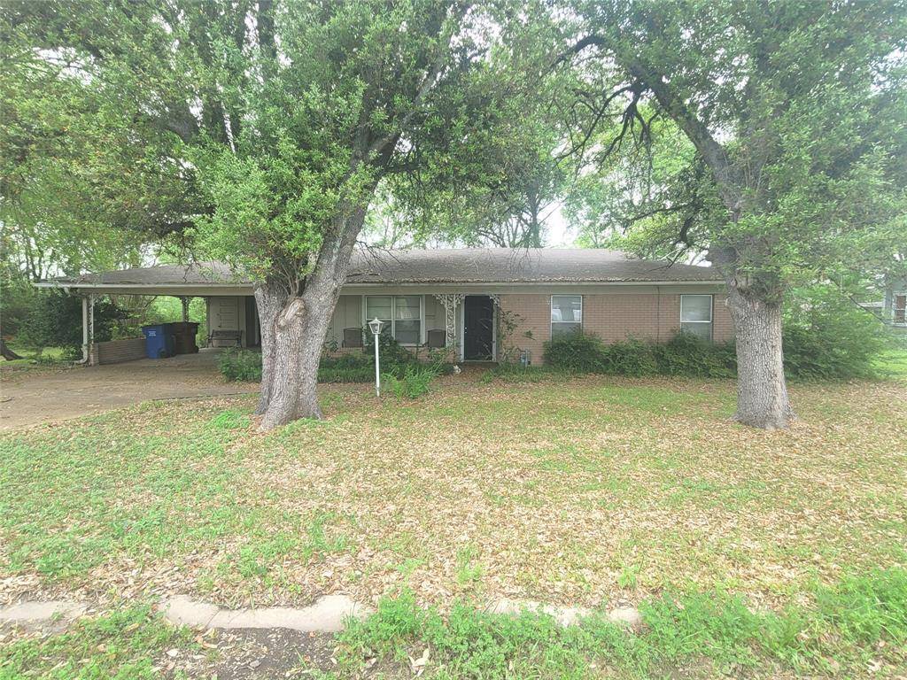 Grand Saline, TX 75140,901 N Naid Street