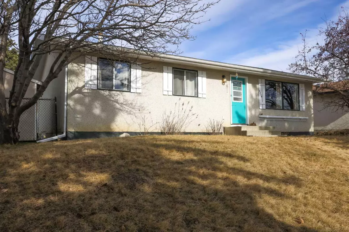 Rocky Mountain House, AB T4T 1L2,5219 58 ST