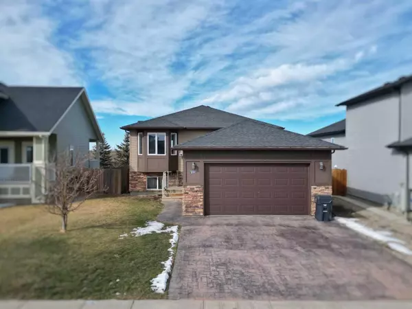 Lethbridge, AB T1J 5C3,271 Mt Sundial CT W