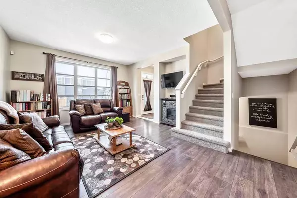 Calgary, AB T3J 0Y9,32 Savanna PARK NE