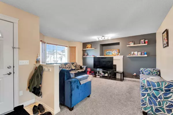 Airdrie, AB T4B2W7,83 Luxstone CRES SW