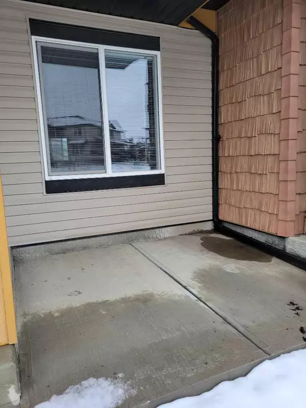 Airdrie, AB T4B 3S5,2781 Chinook Winds DR SW #2103