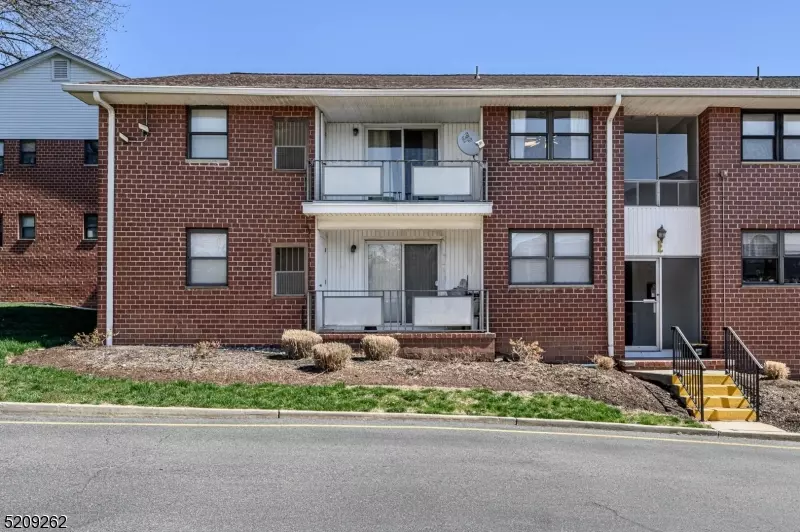 1300 Rock Ave #8, North Plainfield Boro, NJ 07060