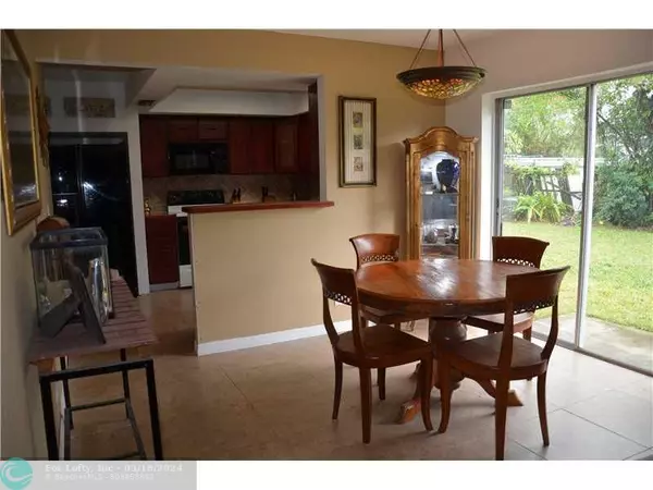 Boca Raton, FL 33428,10714 SHADY POND LN