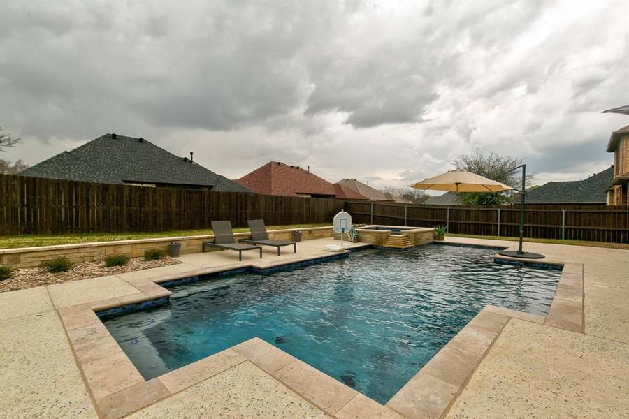 907 Joshua Court, Granbury, TX 76048