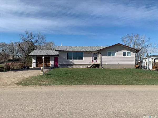 305 Railway AVENUE, Midale, SK S0C 1S0