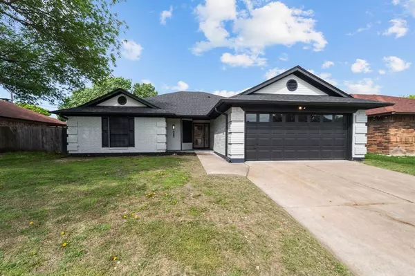 6514 Aires Drive, Arlington, TX 76001