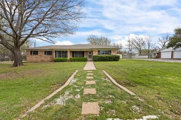 105 Beard Drive,  Itasca,  TX 76055