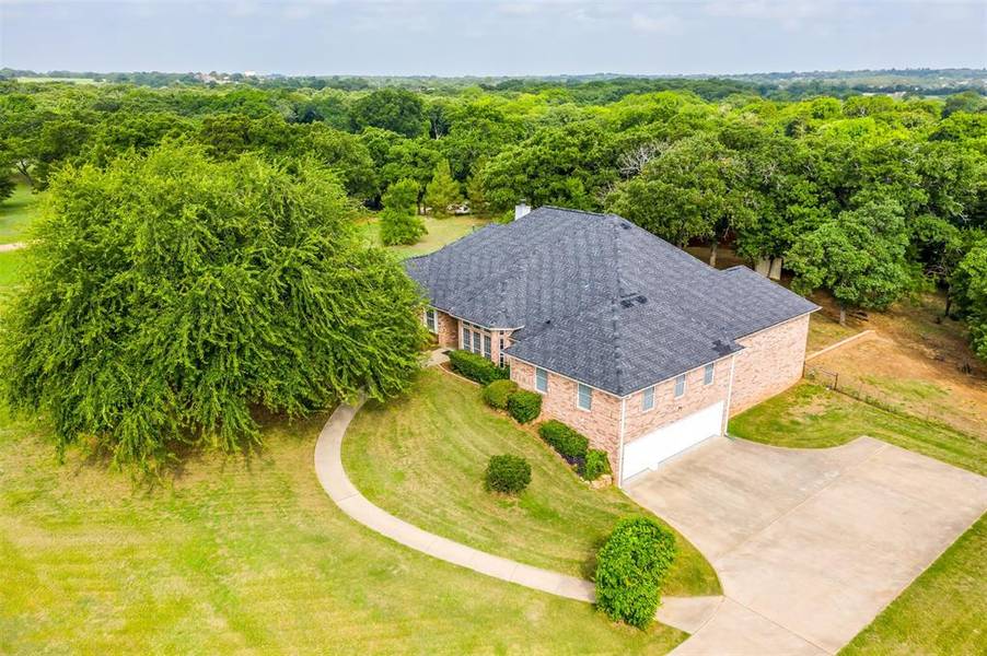 8025 Walnut Drive, Alvarado, TX 76009