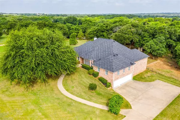 8025 Walnut Drive, Alvarado, TX 76009