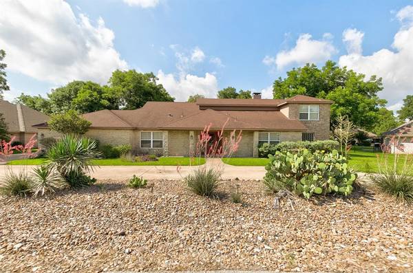 5907 Nutcracker Drive, Granbury, TX 76049