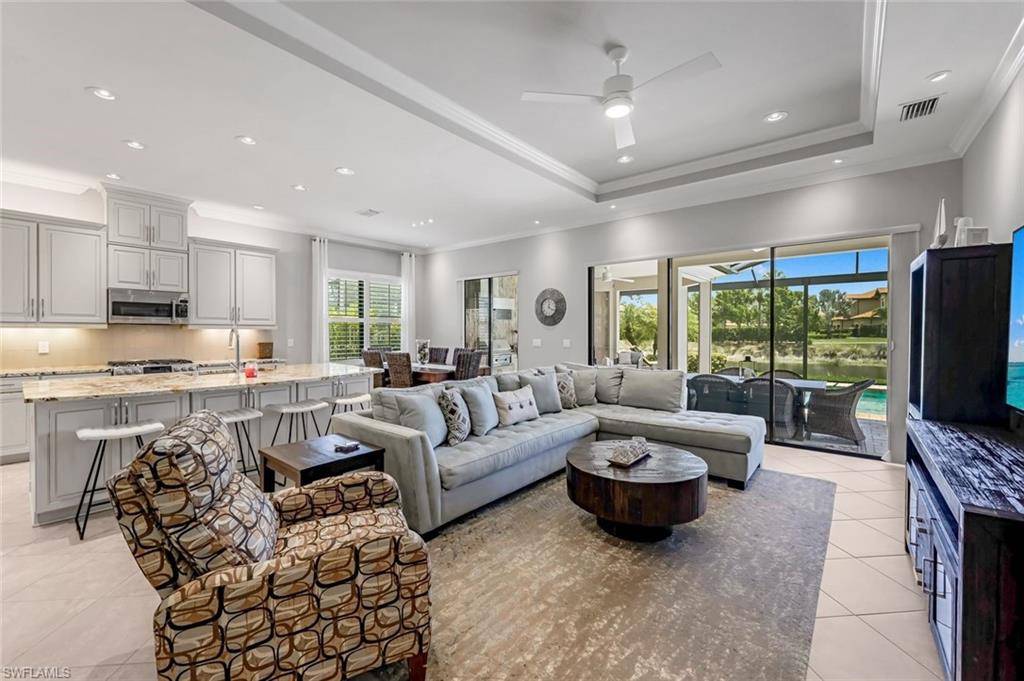 Naples, FL 34119,8822 Vaccaro CT