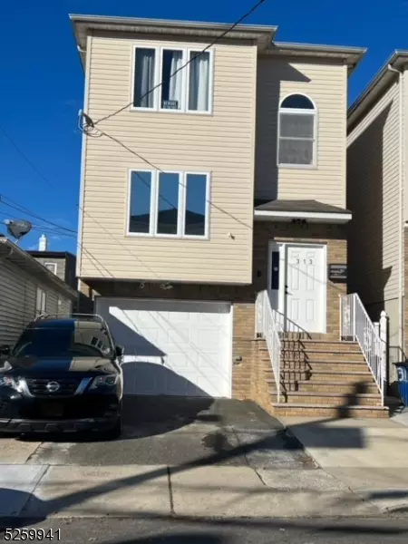 313 S 7Th St, Elizabeth City, NJ 07202