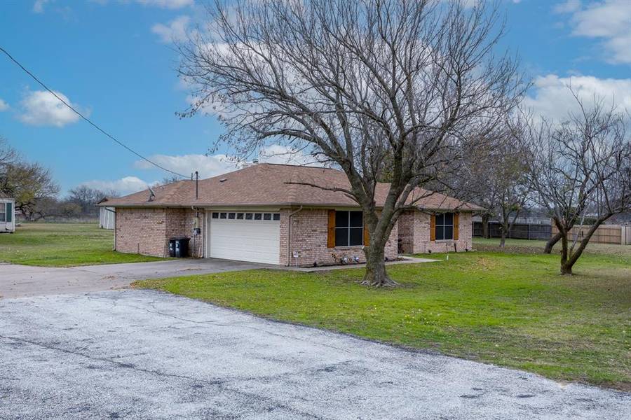 4269 County Road 1219, Cleburne, TX 76033