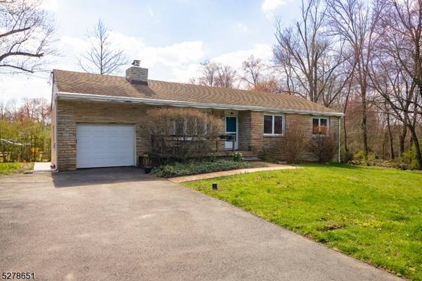 128 Hightstown Rd,  West Windsor Twp.,  NJ 08550