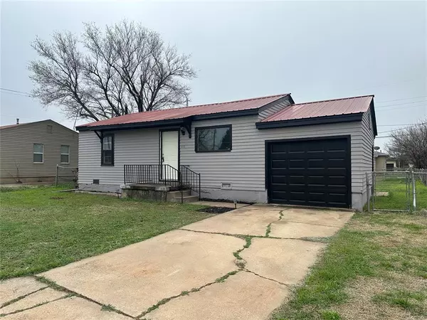 512 Chris Avenue, Altus, OK 73521