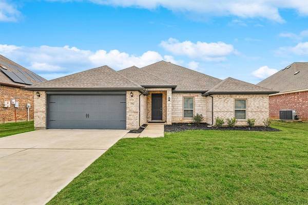 3712 Bison Trail, Krum, TX 76249