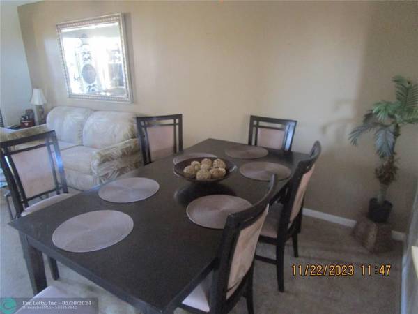 Sunrise, FL 33322,9001 Sunrise Lakes Blvd  #305