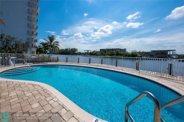 Pompano Beach, FL 33062,1705 N Riverside Dr  #2