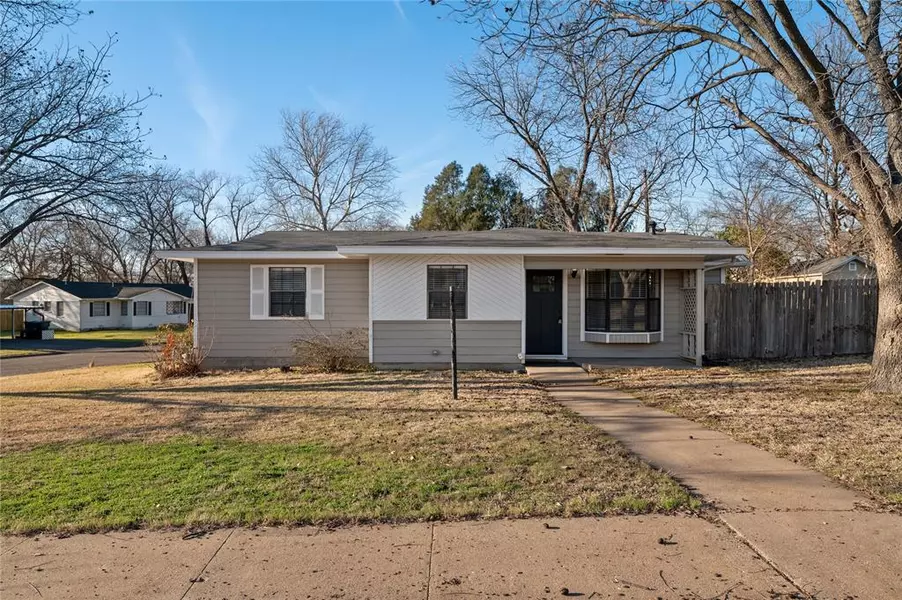 1913 E Cherry Street, Sherman, TX 75090