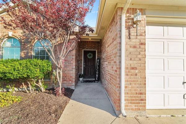 10328 Trevino Lane, Benbrook, TX 76126