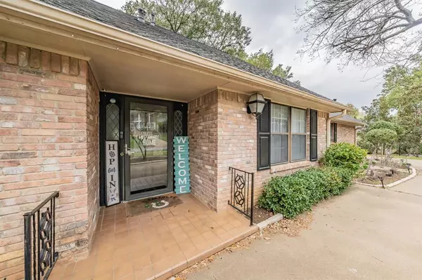 Arlington, TX 76013,1214 Canterbury Court