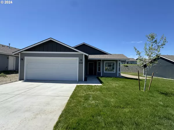 2588 ORIOLE ST, Umatilla, OR 97882