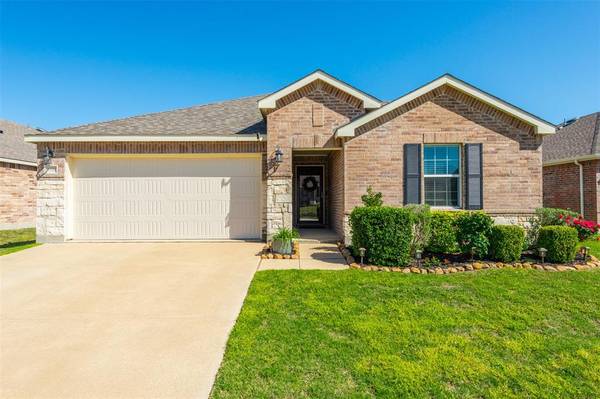 5909 Mountain Bluff Drive, Fort Worth, TX 76179