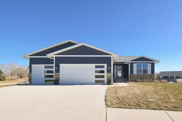 700 Pace Ct, North Liberty, IA 52317