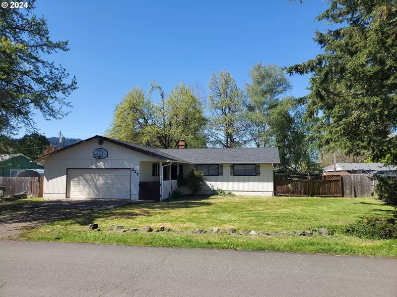 227 EDDY ST, Sutherlin, OR 97479