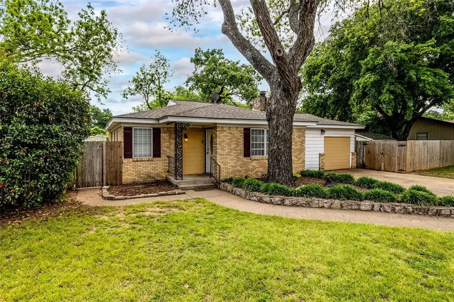 26 Page Street, Hurst, TX 76053