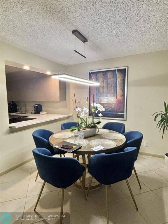 Weston, FL 33326,429 Lakeview Dr #103