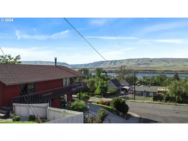 The Dalles, OR 97058,1011 ROBERTS ST