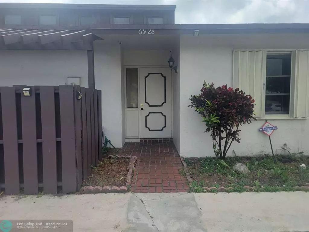 Miramar, FL 33023,6928 SW 40th Ct  #8-M