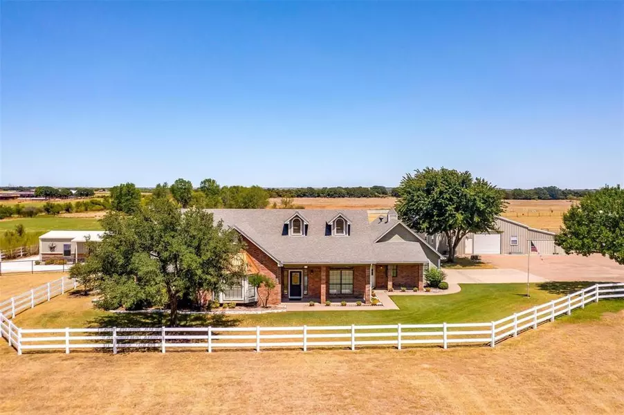 2801 Meander Road, Granbury, TX 76049