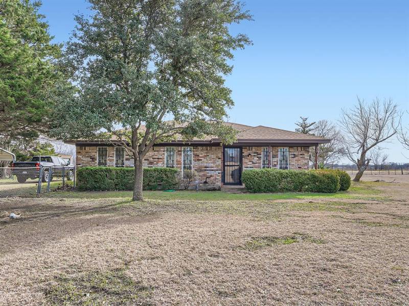 336 Crestview Drive, Red Oak, TX 75154