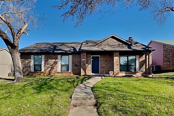 4012 Churchill Drive, Flower Mound, TX 75028