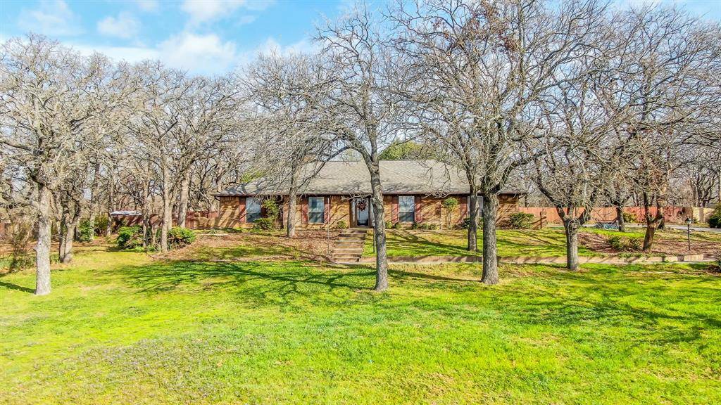 213 Wandering Lane, Weatherford, TX 76086