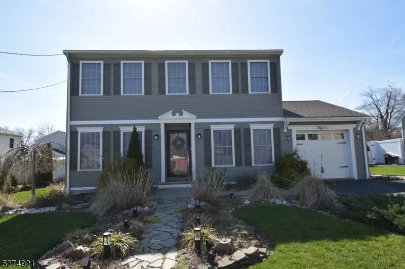 59 S Weiss St, Manville Boro, NJ 08835