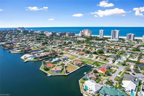 Marco Island, FL 34145,950 Plum CT