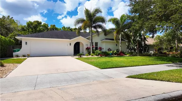 Naples, FL 34104,2548 River Reach DR