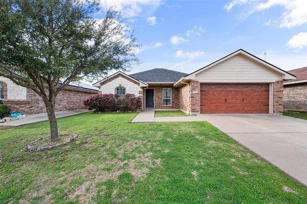 1316 Camden Yard Drive, Fort Worth, TX 76028