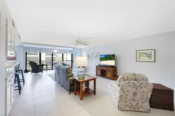 Sanibel, FL 33957,2721 Gulf DR 215