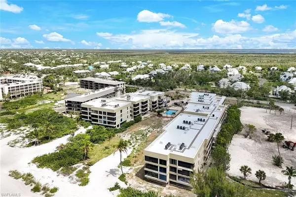 Sanibel, FL 33957,2721 Gulf DR 215