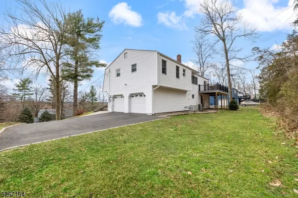 Long Hill Twp., NJ 07980,40 Saint Josephs Dr