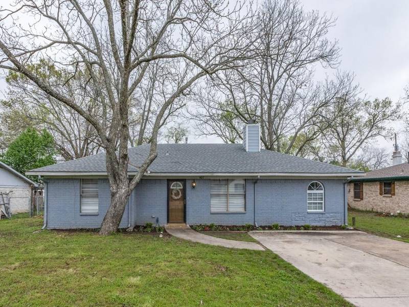 407 E Mckinney Street, Pilot Point, TX 76258