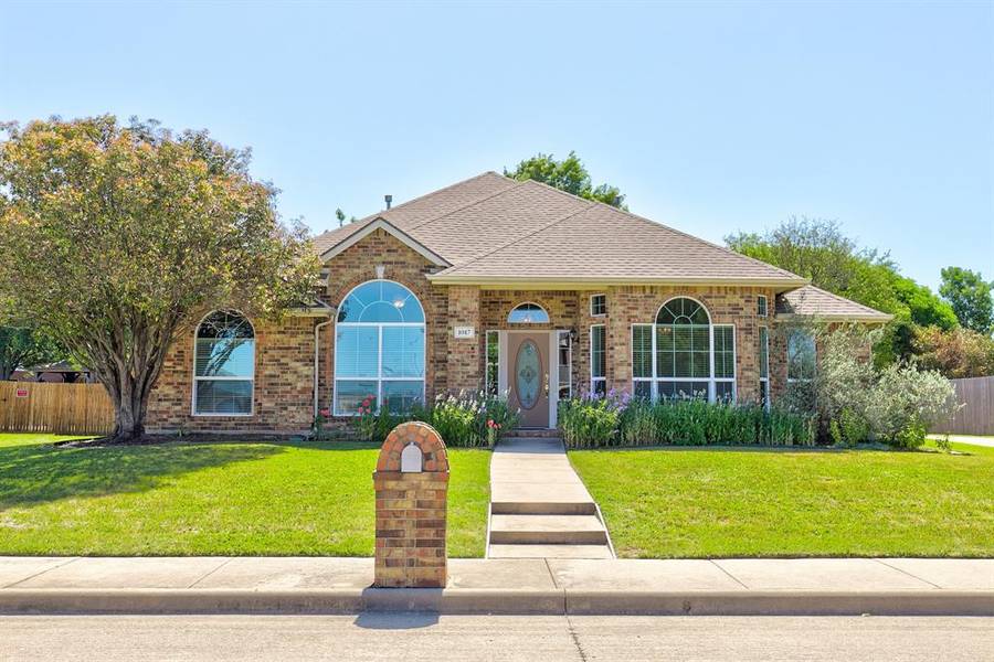 1017 Choke Cherry Lane, Crowley, TX 76036