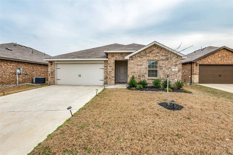 1732 Duskwood Drive, Lancaster, TX 75146